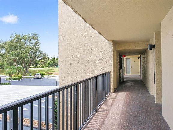 4th image of 2621 COVE CAY DRIVE #203