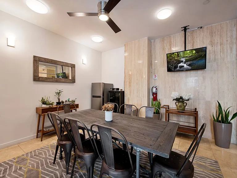 135 N 11th St #3B — Photo 12
