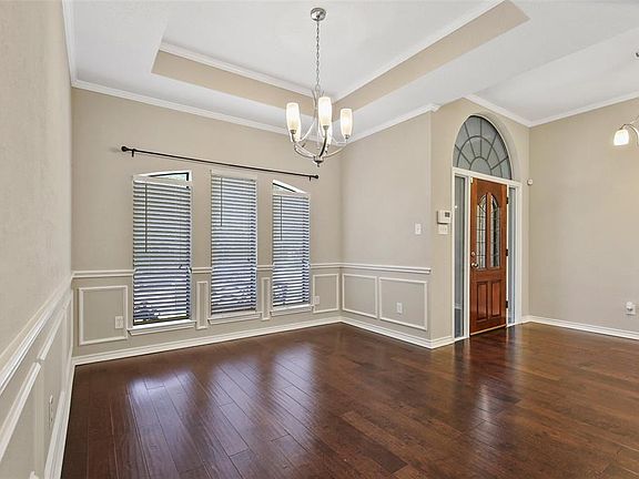 5th image of 4916 Longwood Ct
