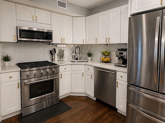 2nd image of 507 Grand Ave #B