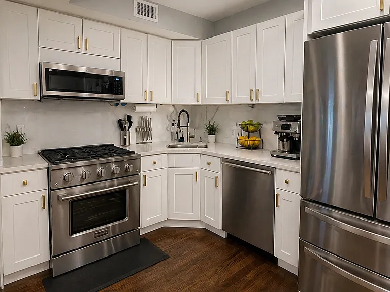 507 Grand Ave #B — Photo 2