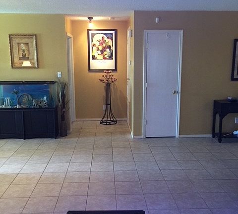 2nd image of 1108 Sunset St