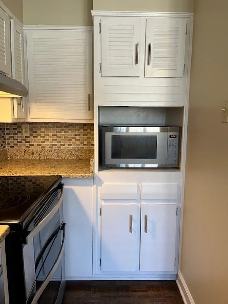 Building Photo - 4400 Poplar Ave #41