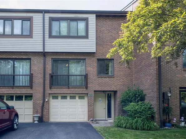 205 Springwater Ct, Coraopolis, PA 15108