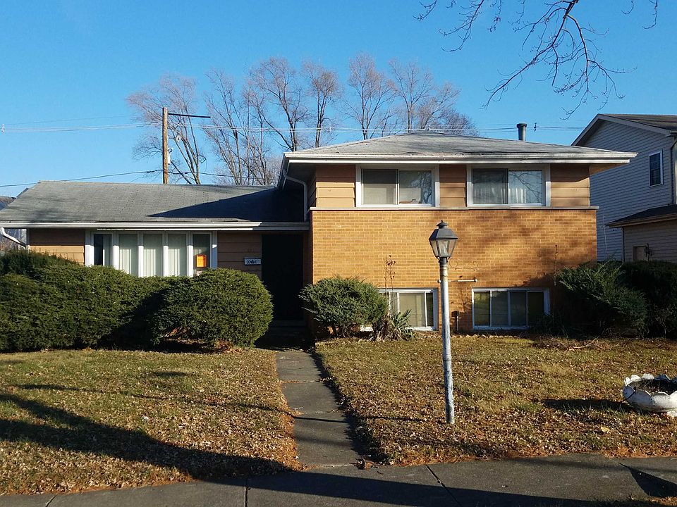 1st image of 331 Iris Ln #1