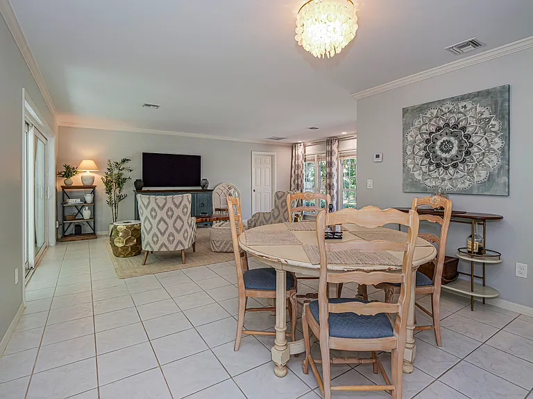 1405 Treasure Cove Ln — Photo 5