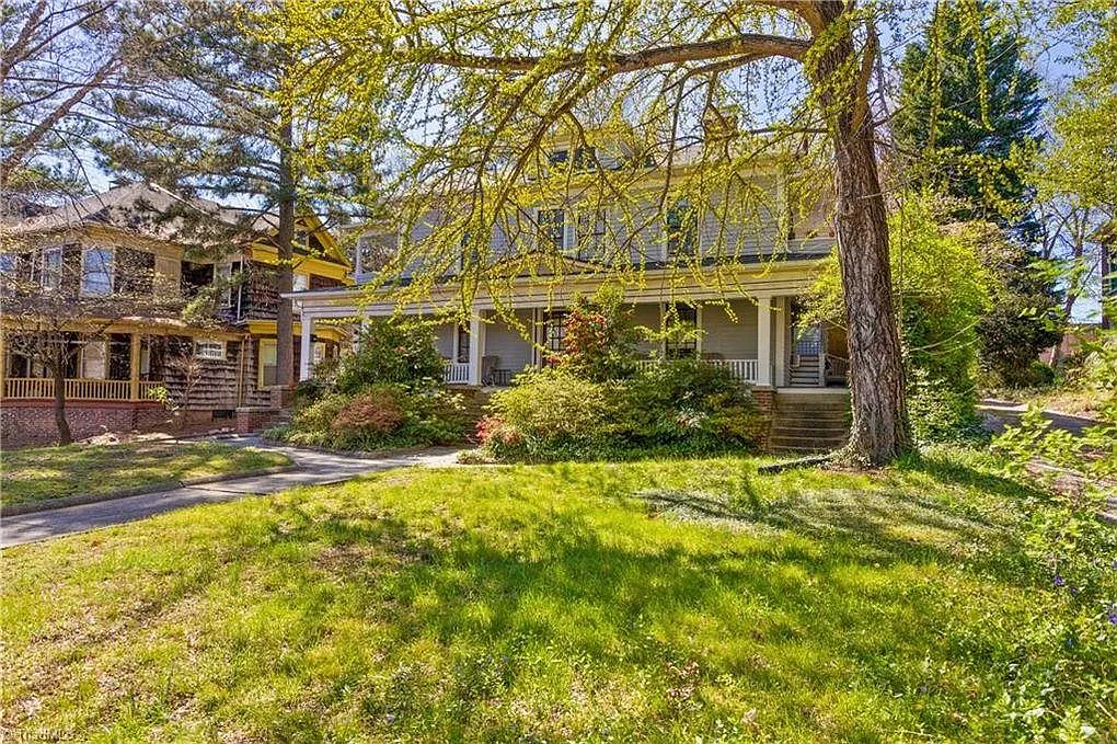 4 bed, 2100 sqft, $2,200 — Photo 3
