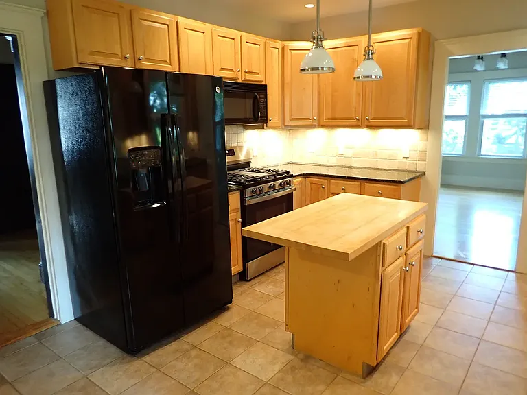 172 Weston St #2 — Photo 8