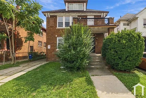 6 bed, 2402 sqft, $2,000 — Photo 2
