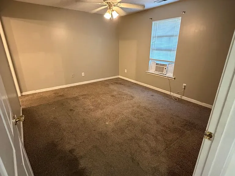 10-12 Jessie Head Dr NW — Photo 17