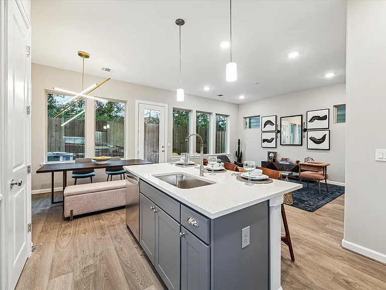 810 Glowing Dawn Dr — Photo 13
