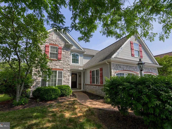 1309 Heatherwood Dr, Mount Joy, PA 17552