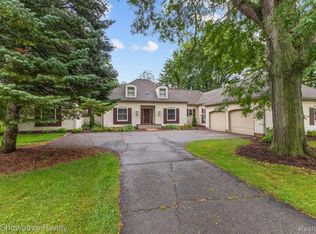 9837 Burning Tree Dr, Grand Blanc, MI 48439