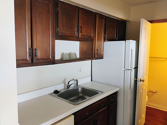 5th image of 2560A Ivy Hill Ln