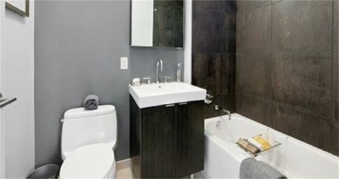 3rd image of 810 Kent Ave