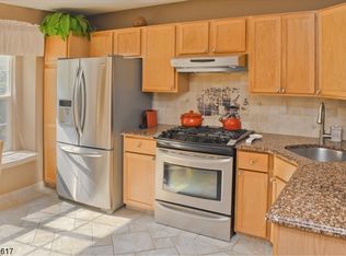 26 Maple Ln, Mount Arlington, NJ 07856
