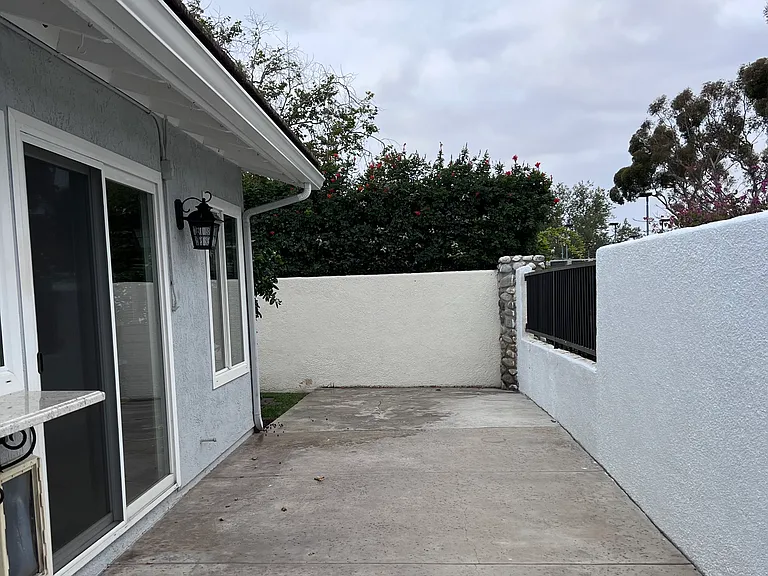 18 Eastlake — Photo 10