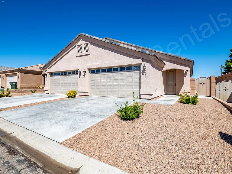 733 Pala Mesa Dr — Photo 1