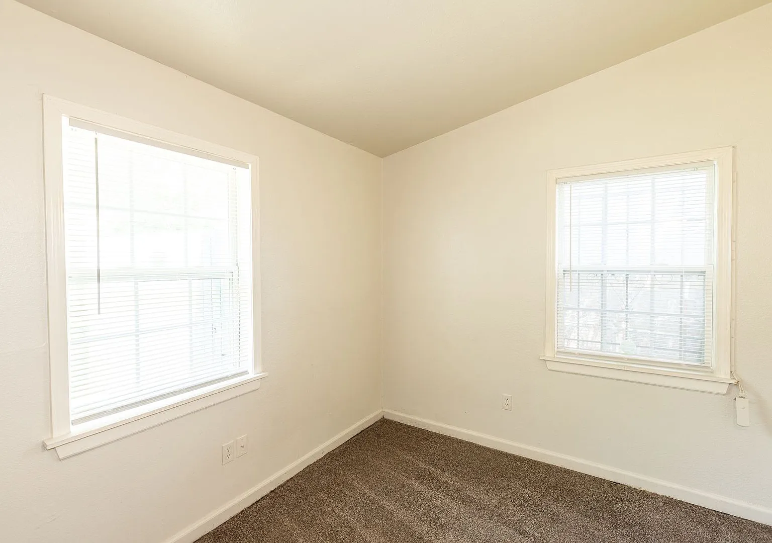 Beautiful 3 bedroom 1 bath! — Photo 1