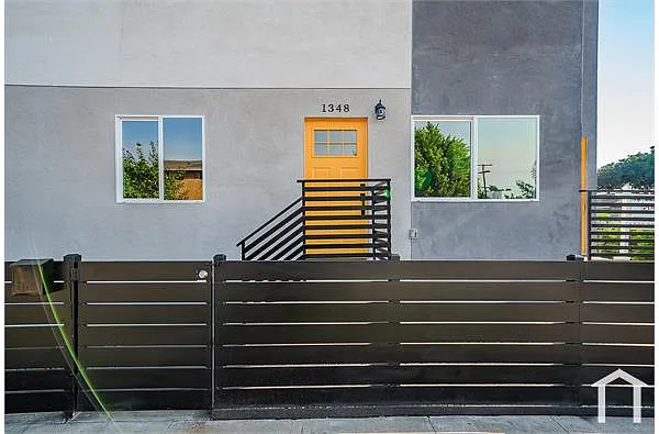 Building Photo - 1348 W 41st Pl