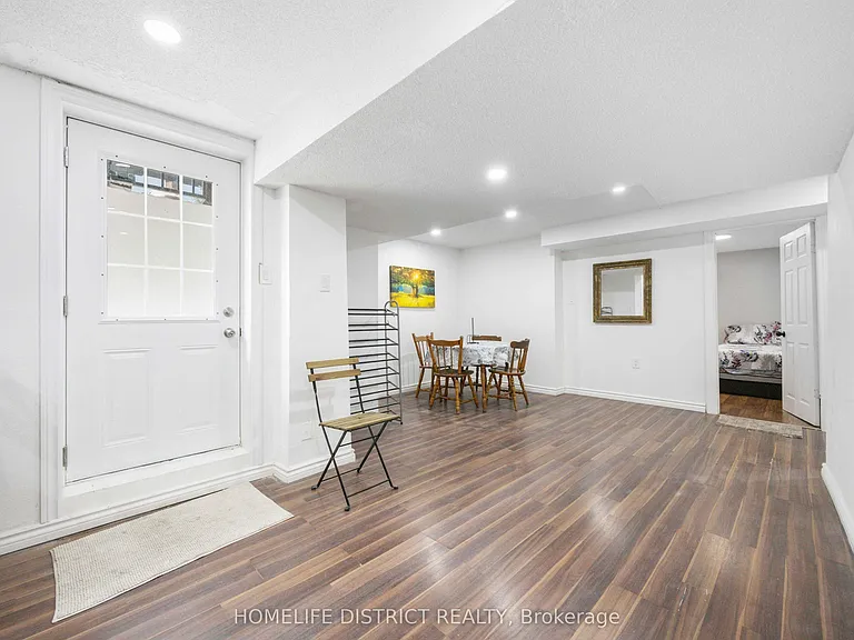 579 Sheppard Ave — Photo 6