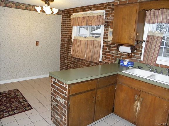 4th image of 3329 Ashley Dr