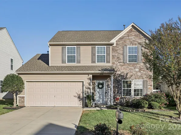 10900 Tailwater St, Davidson, NC 28036