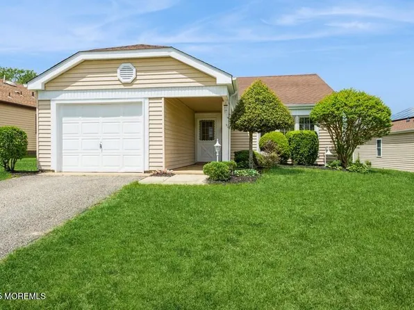 26 Woodstock Lane, Manchester, NJ 08759