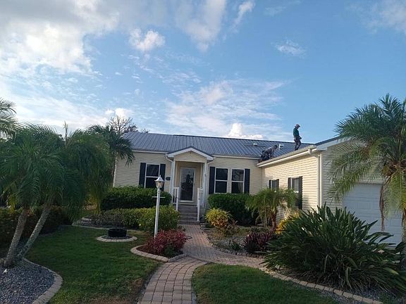 3rd image of 2850 Hague Ave