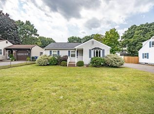 25 W Canton Cir, Springfield, MA 01104