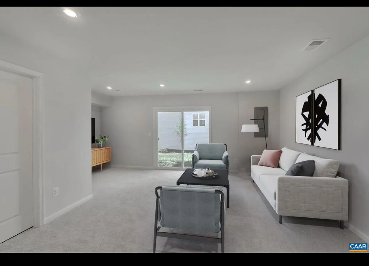 4 bed, 3.5 bath, 2091 sqft, $2,590 — Photo 2