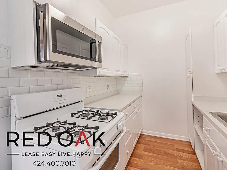 229 S Tower Dr #B — Photo 2
