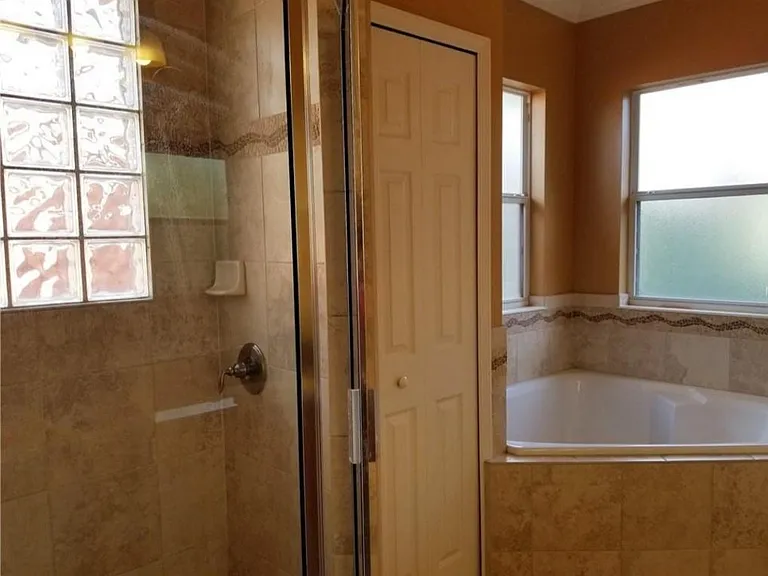 2401 S Shine Ave — Photo 20
