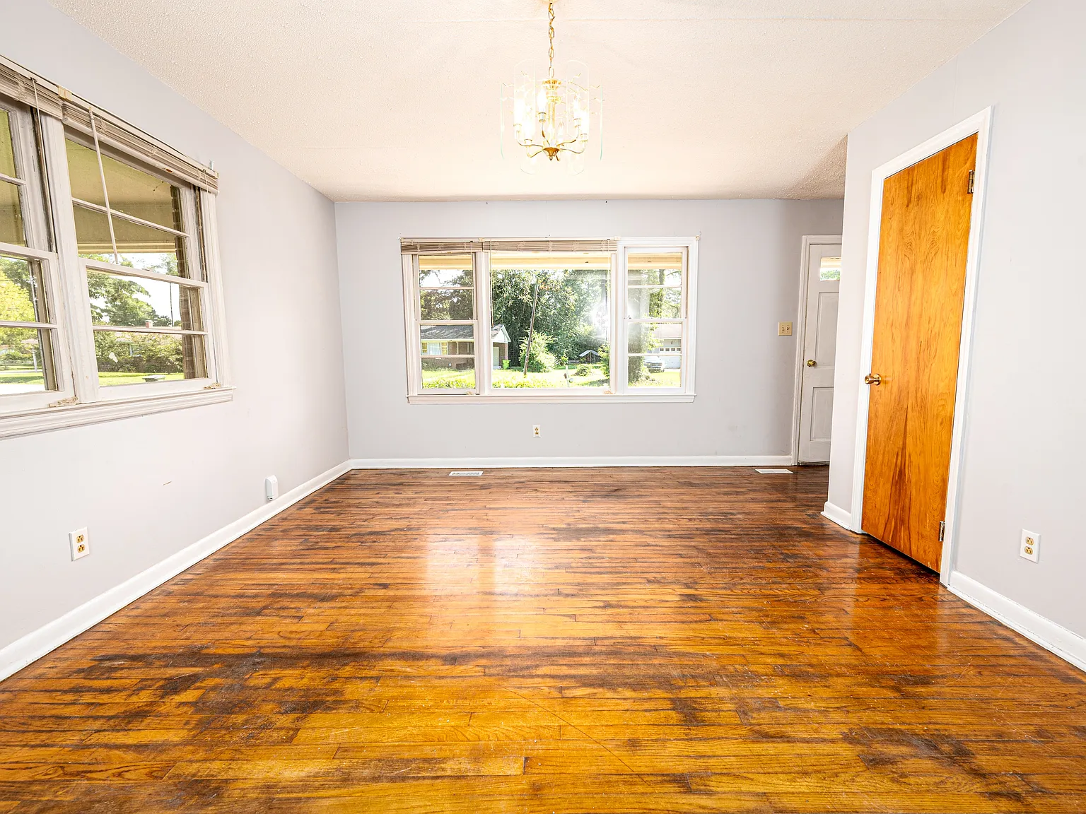 3021 Madison Avenue - 1 — Photo 4