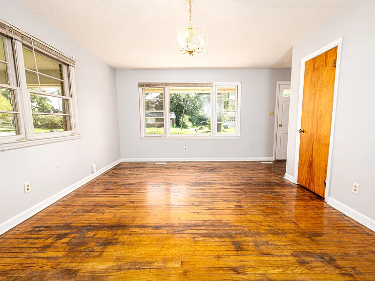 3021 Madison Ave — Photo 4