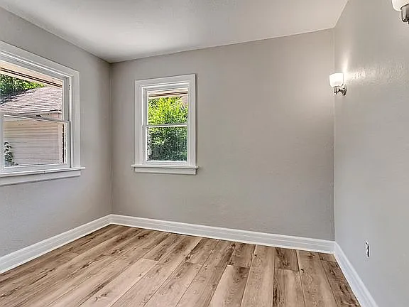 2846 Van Buren Ave — Photo 16