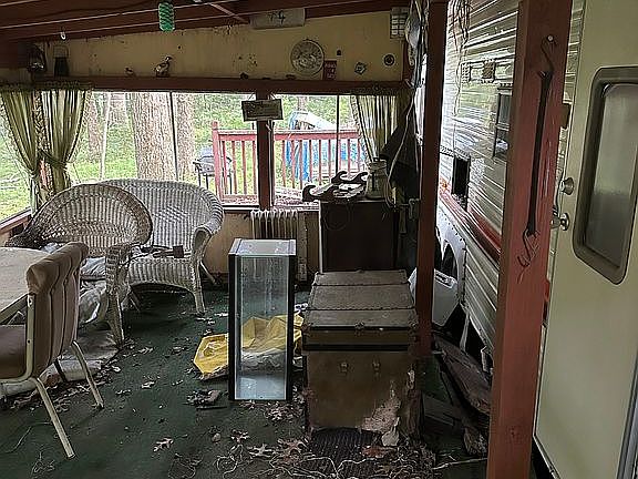2nd image of 163 Commanche Dr