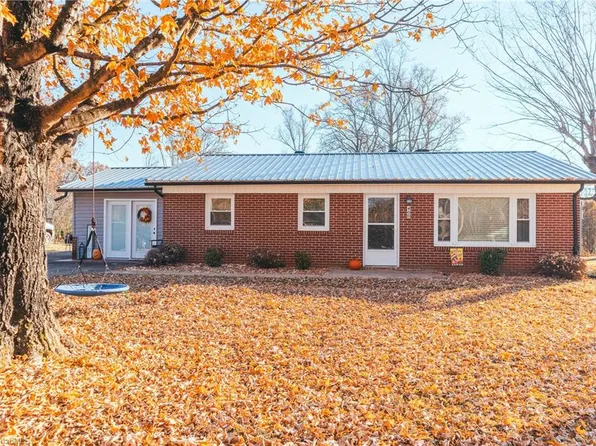 400 John McGrady Rd, North Wilkesboro, NC 28659