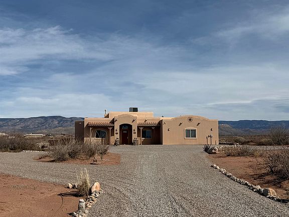 4th image of 577 Riata Rd