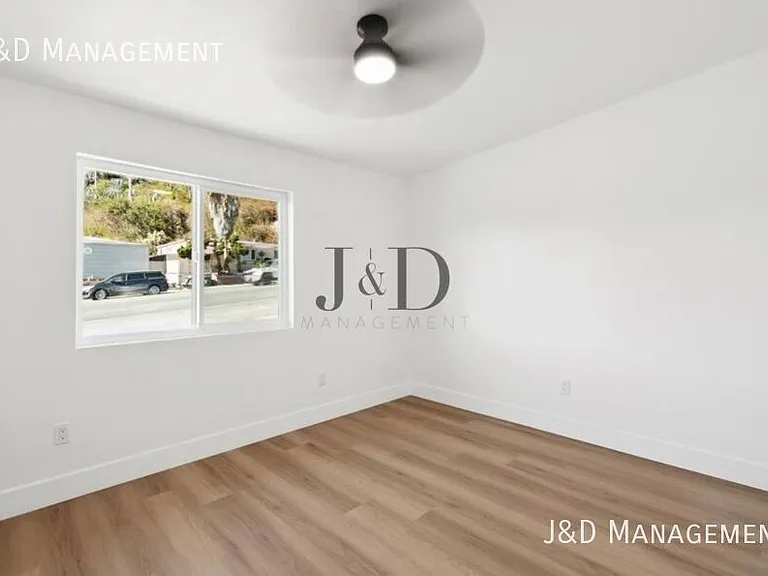 4251 College Ave — Photo 14