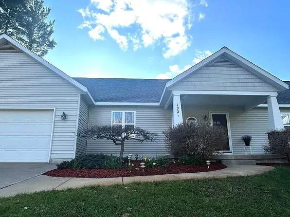 1921 Pineridge Dr, Hastings, MI 49058