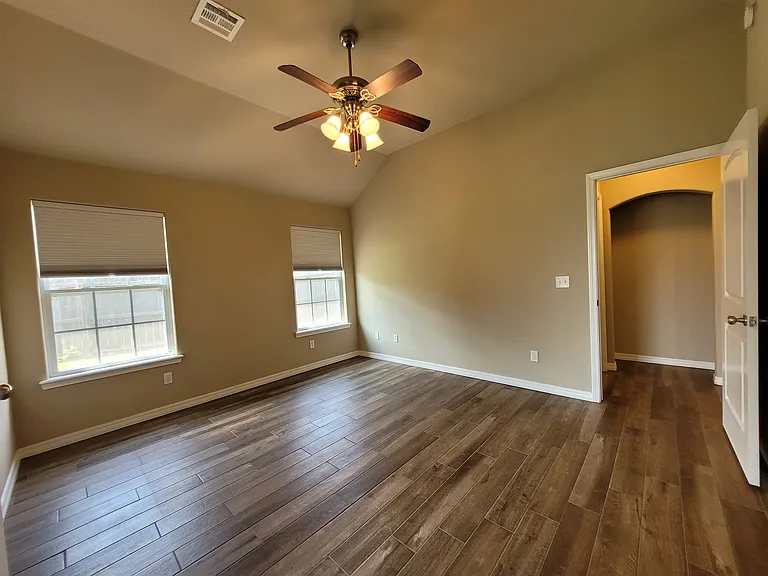 4042 Rosewood Pl — Photo 15