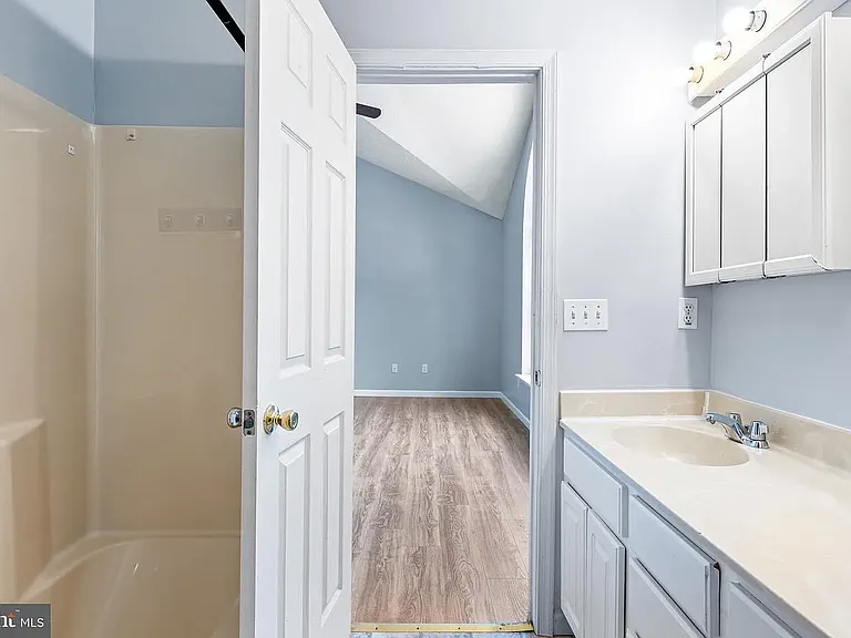 1019 Cricket Ln — Photo 32