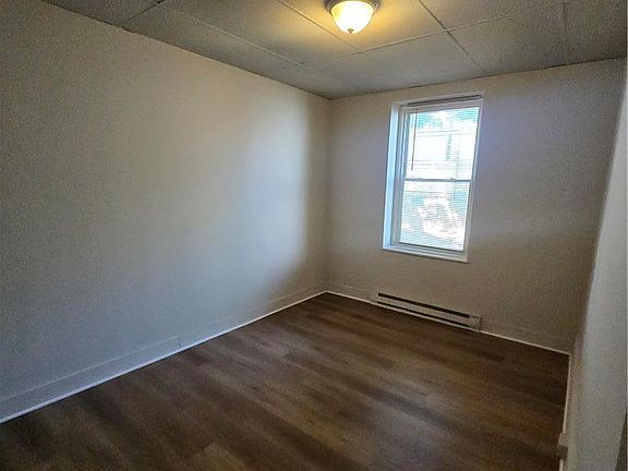 2nd image of 713 W Gordon St #4