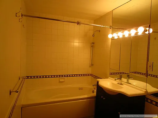 Rented by Bond New York | media 22