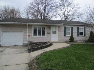 3432 Carpenter St, Steger, IL 60475