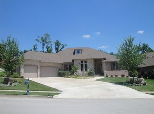 4255 E Ridgeview St, Springfield, MO 65809