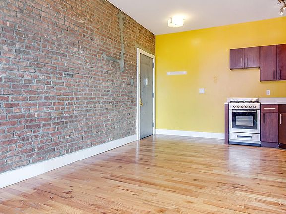 2nd image of 846 Prospect Pl APT 18