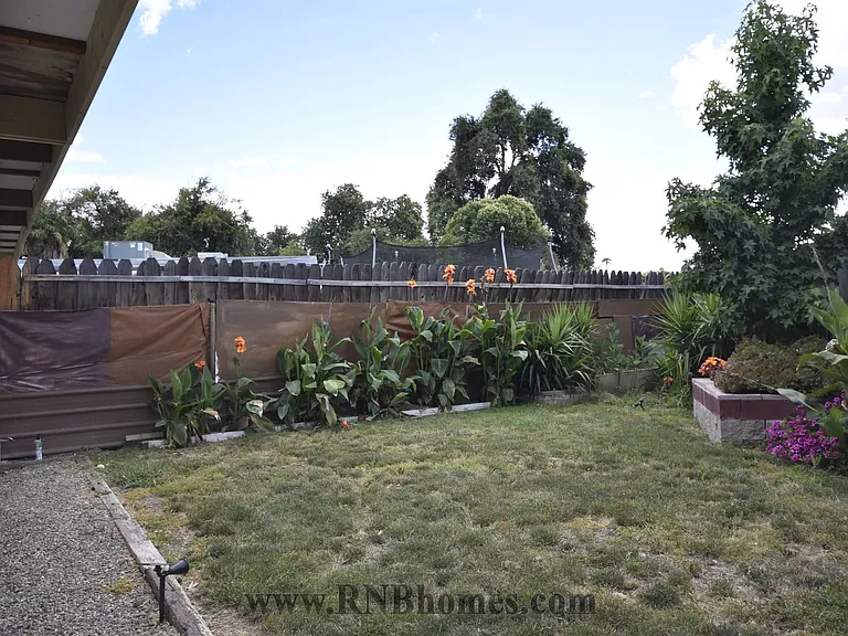 7230 Castilian Ct — Photo 3