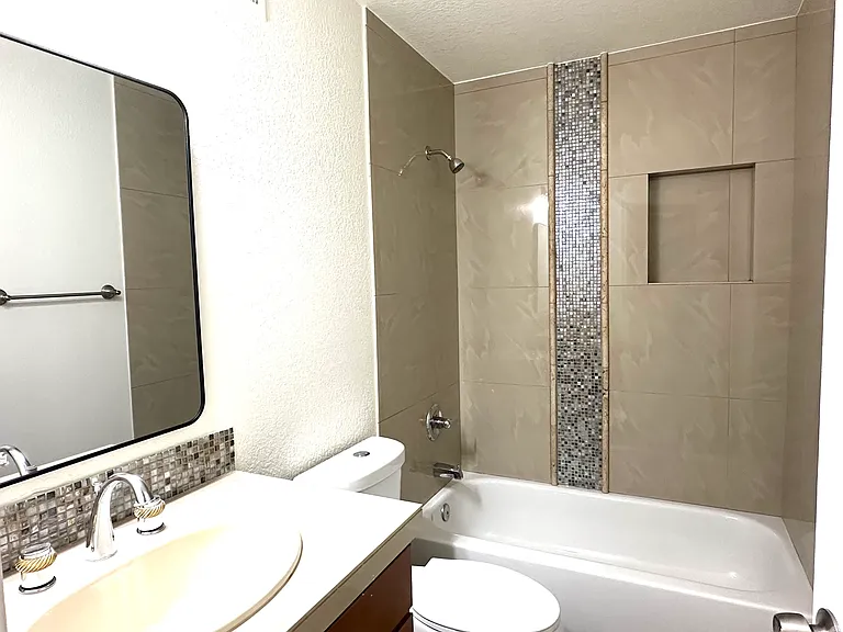 15402 N 28th St #222 — Photo 7